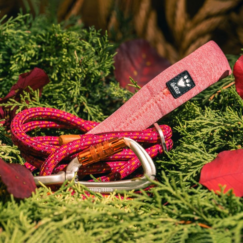Hurtta Nastavitelné lanové vodítko Eco Beetroot - nastavitelné lanové vodítko s měkkou rukojetí pro psy, malinové - 6 mm - Rozměr: 8mm